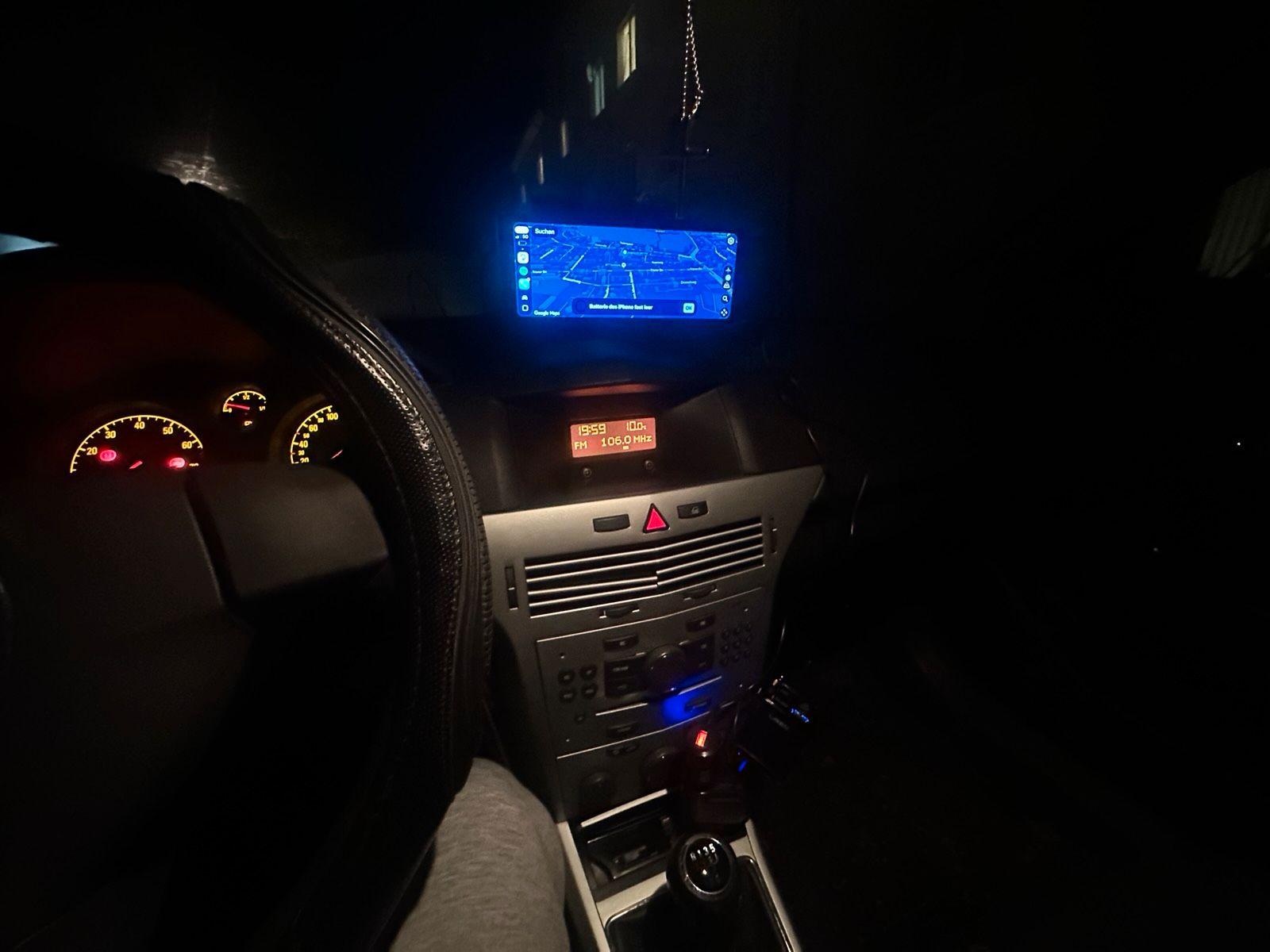 Opel Astra 2009 — photo 8