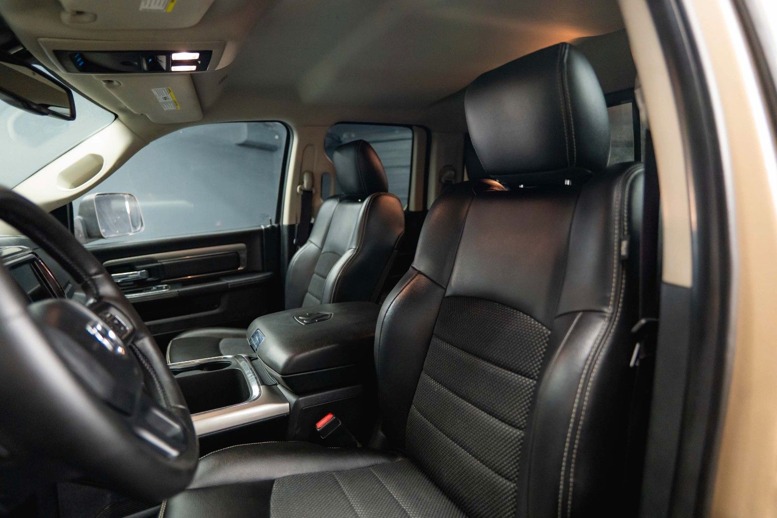 Fahrzeugabbildung Dodge RAM 5.7 V8 HEMI 4x4 RAPTOR LONGBED HARDTOP LED