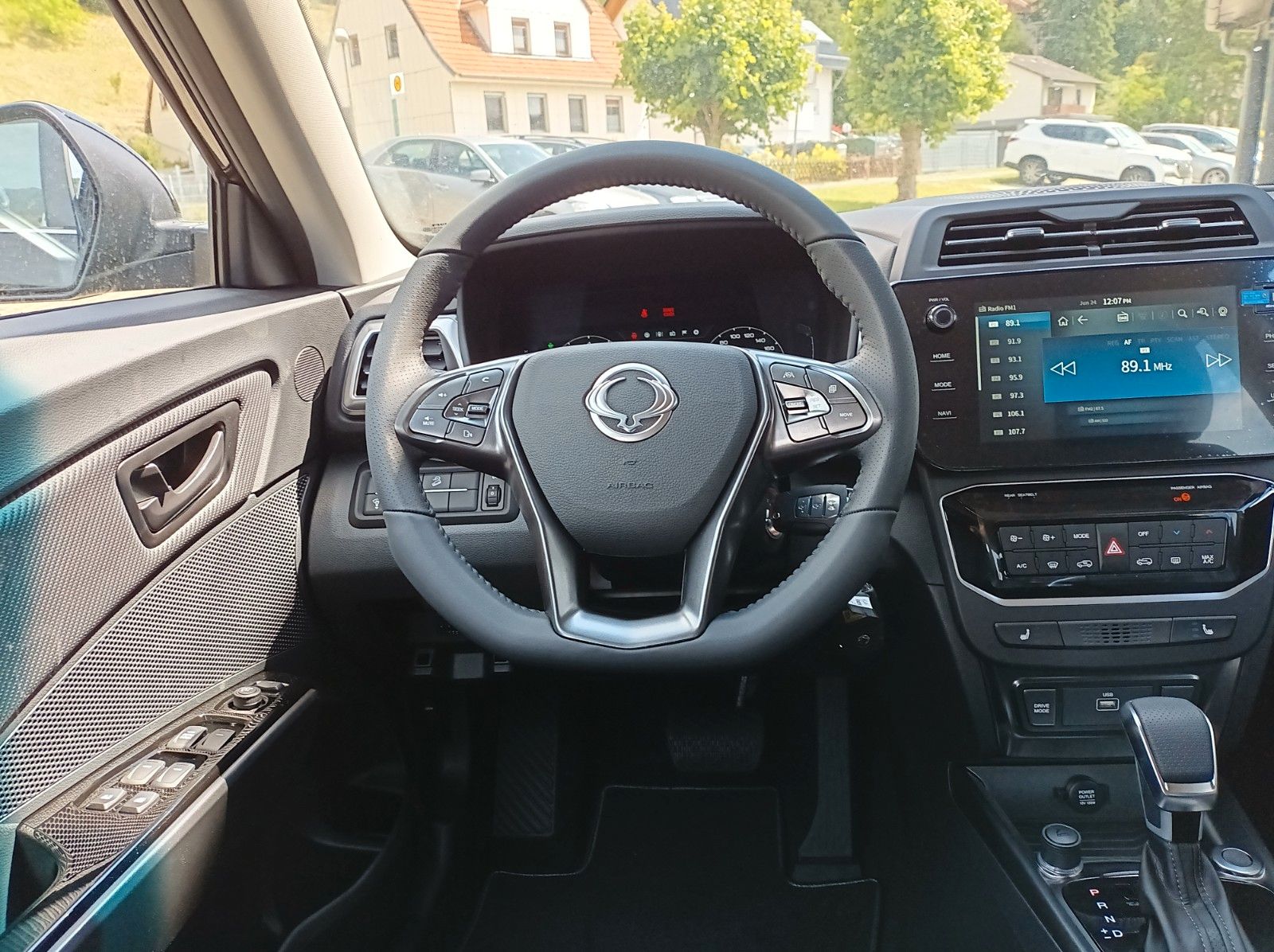 Fahrzeugabbildung KGM TIVOLI NOMAD+SH+KLIMAANLAGE+R.-KAMERA+10.25 ZOLL