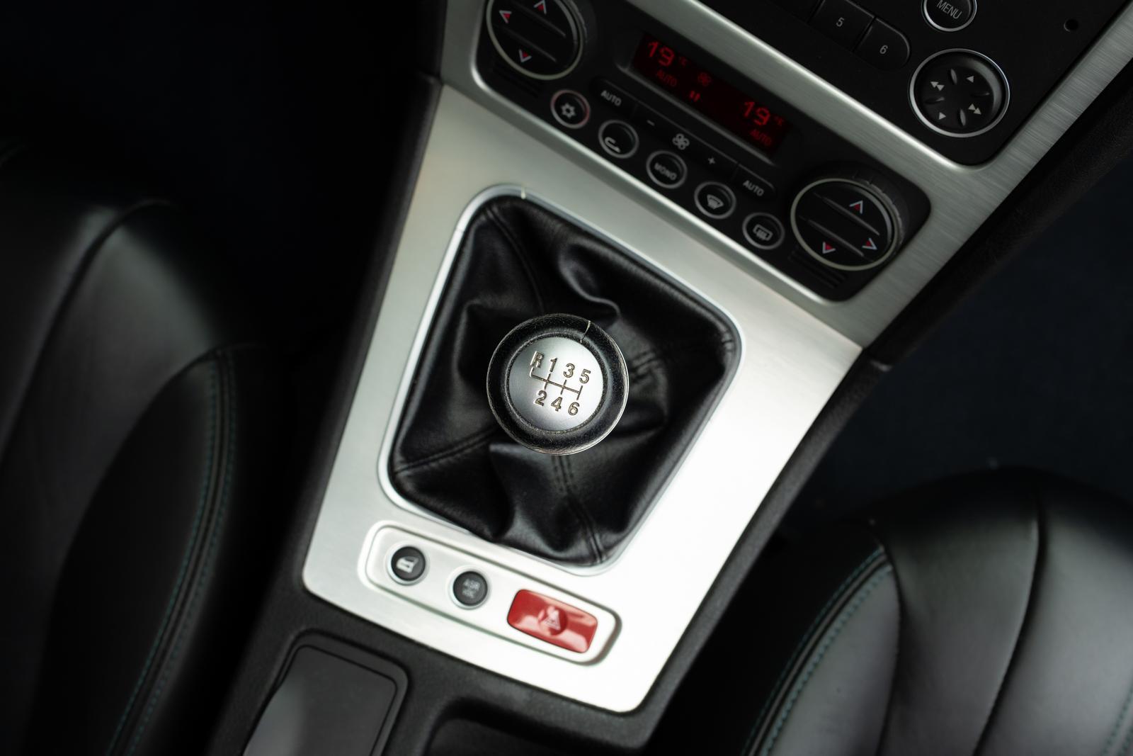 Alfa Romeo Spider 3.2 V6 JTS 260 ch BVM Q4 / 71 000 km / Cuir Poltrona Frau / Sièges électriques chauffants / Jantes 18"