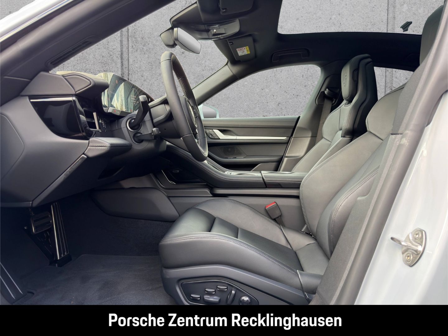 Porsche Taycan Black Edition SportDesign Paket Luftfeder foto 4