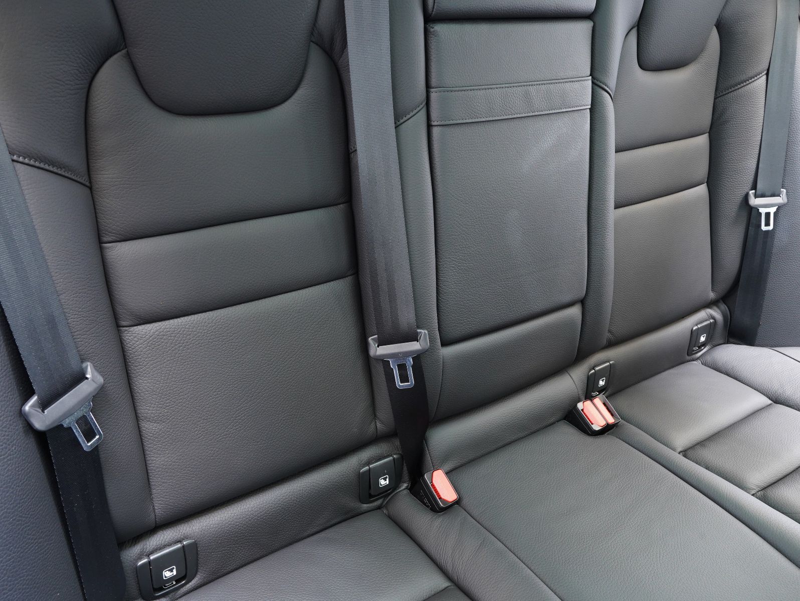 Fahrzeugabbildung Volvo V60 D4 AWD Inscription BLIS/INTELLISAFE/PANORAMA