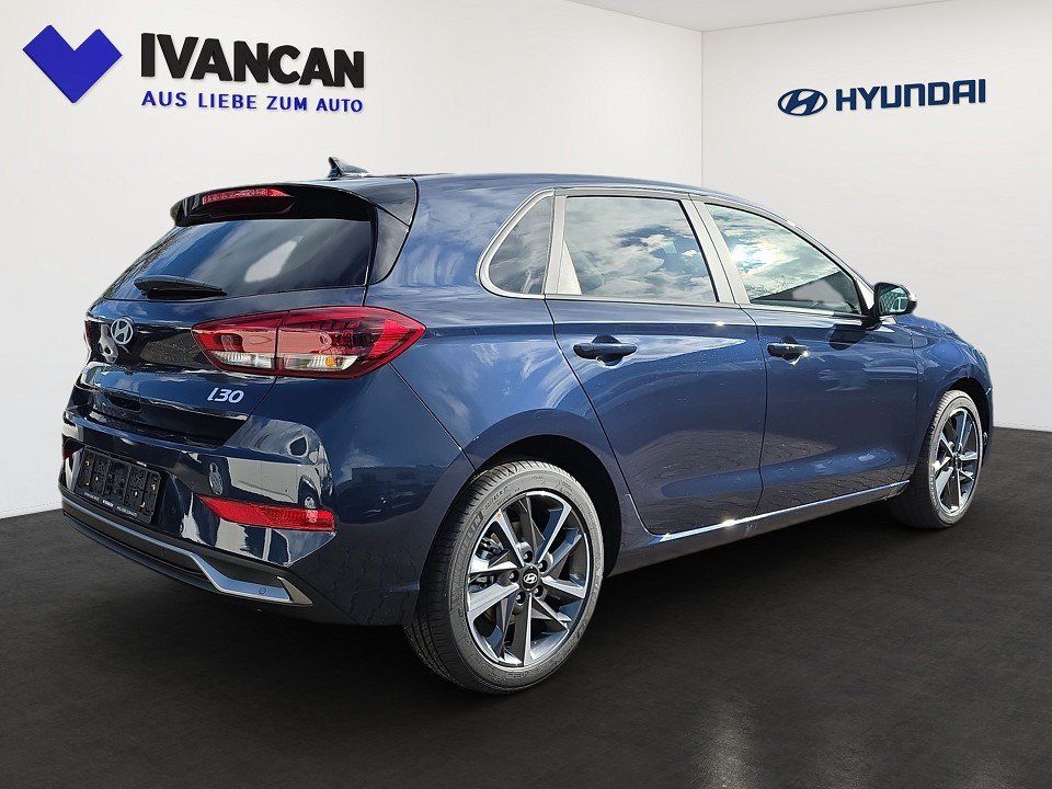 Fahrzeugabbildung Hyundai i30 1.0T 100PS DCT ADVANTAGE Plus-Paket