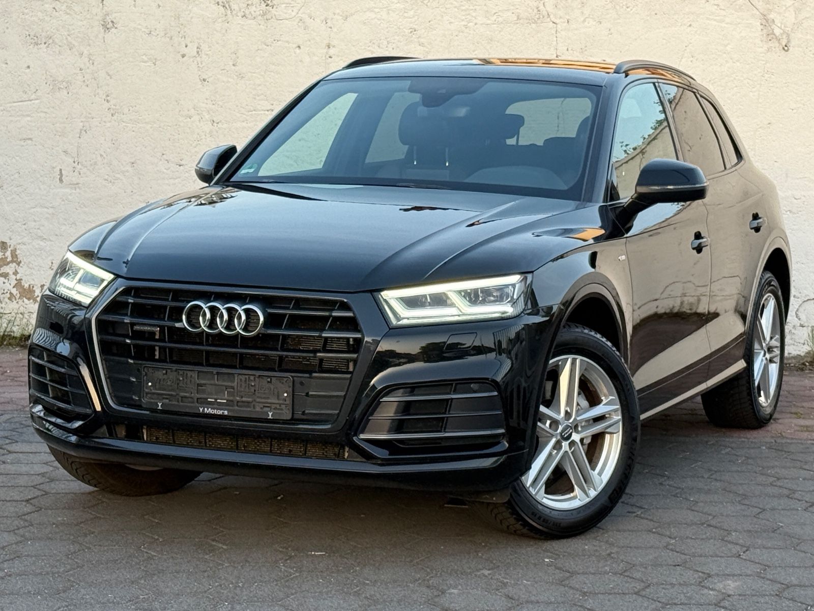 AUDI Q5 quattro sport S Line Sportpaket Plus
