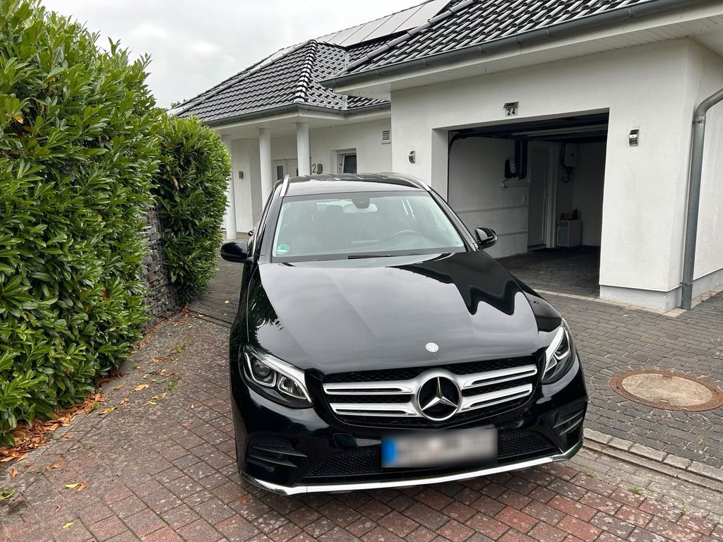 Image of Mercedes-Benz GLC 220