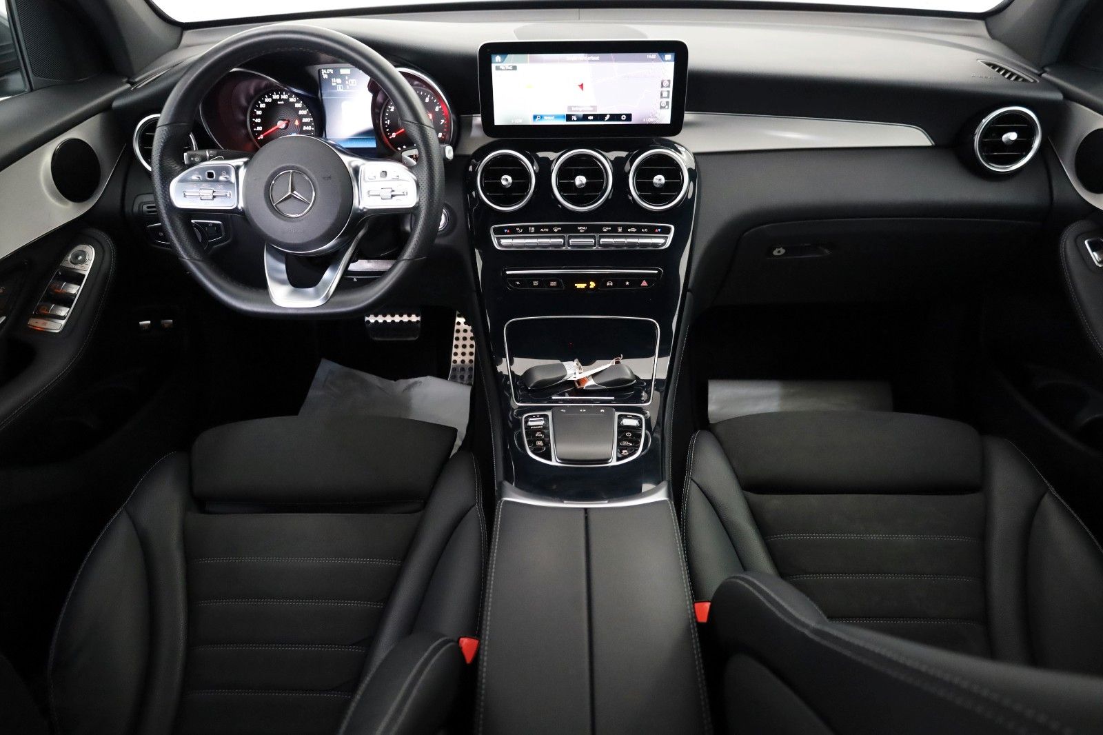 Fahrzeugabbildung Mercedes-Benz GLC 300e 4M Coupe AMG T.Leder,Navi,LED,ParkPaket