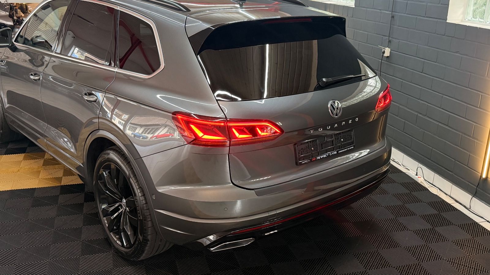 Volkswagen Touareg V8 R-Line 4Motion StHz AHK LUFT PANO foto 9