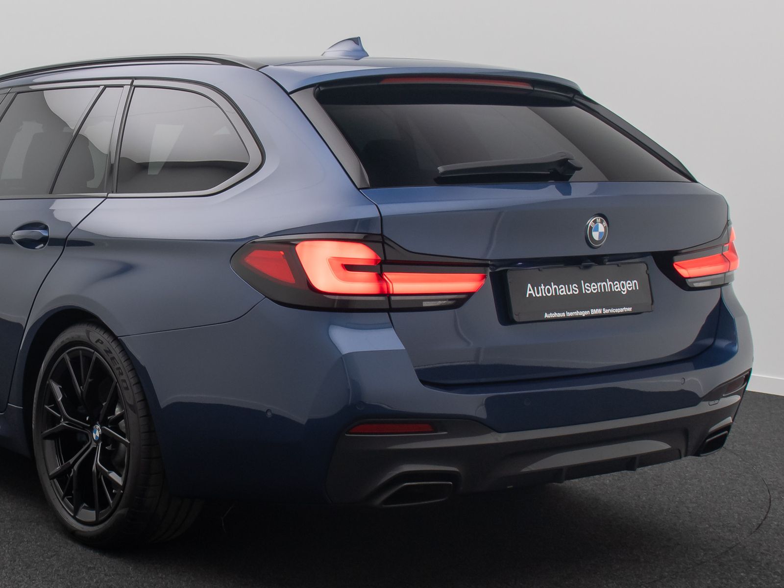 Fahrzeugabbildung BMW 530d M Sport DAB H/K Kamera Alarm Komfort 19Zoll