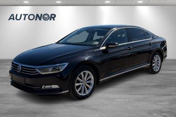 Volkswagen Passat - 1