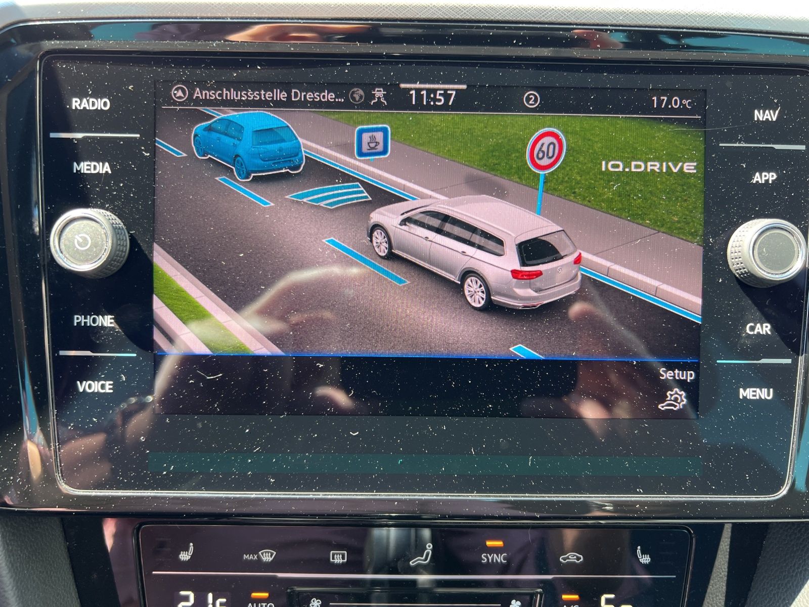 Fahrzeugabbildung Volkswagen Passat Variant GTE LED Navi ACC RFK SH LM