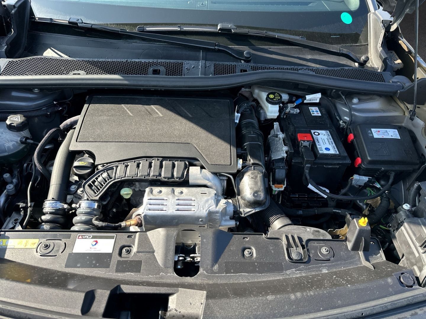 Fahrzeugabbildung Peugeot 2008 Active Navi LED Klimaautom SHZ Spurhalteass