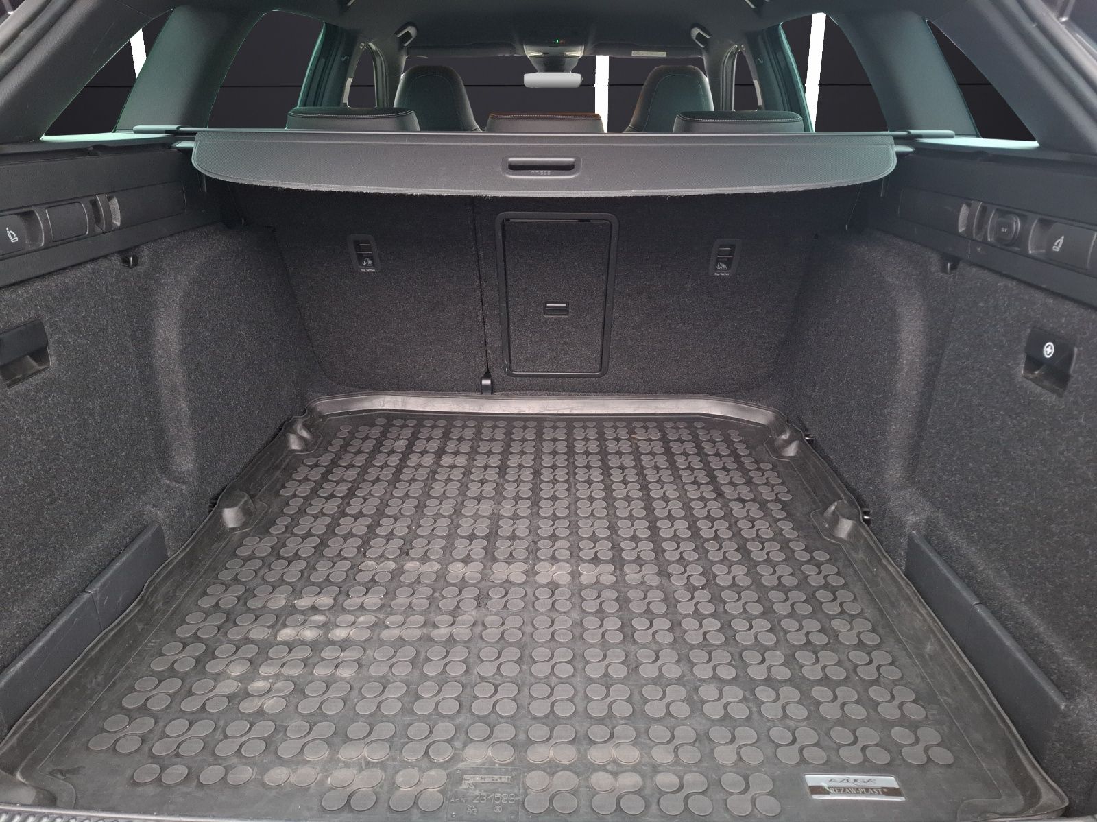 Fahrzeugabbildung SKODA Superb Combi TDI Sportline DSG 4x4 Matrix Navi A