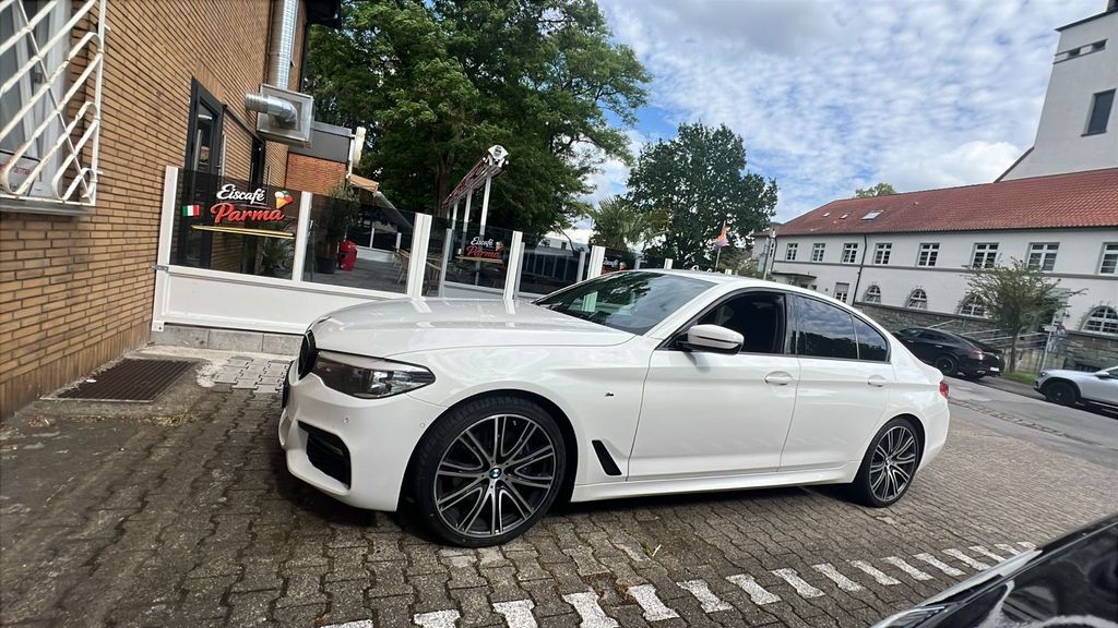 Image of BMW 530