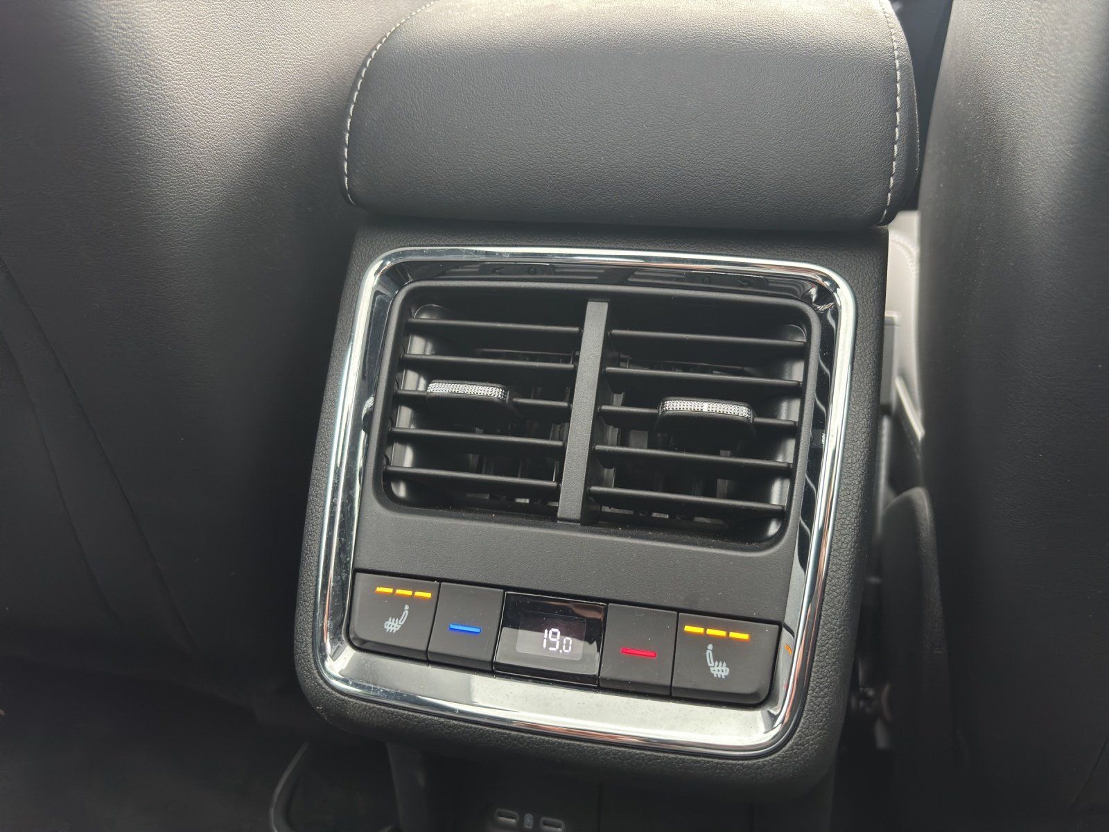 Fahrzeugabbildung SKODA Enyaq Coupe RS 4x4/Wärmepumpe/DCC/HUD/AHK/ACC