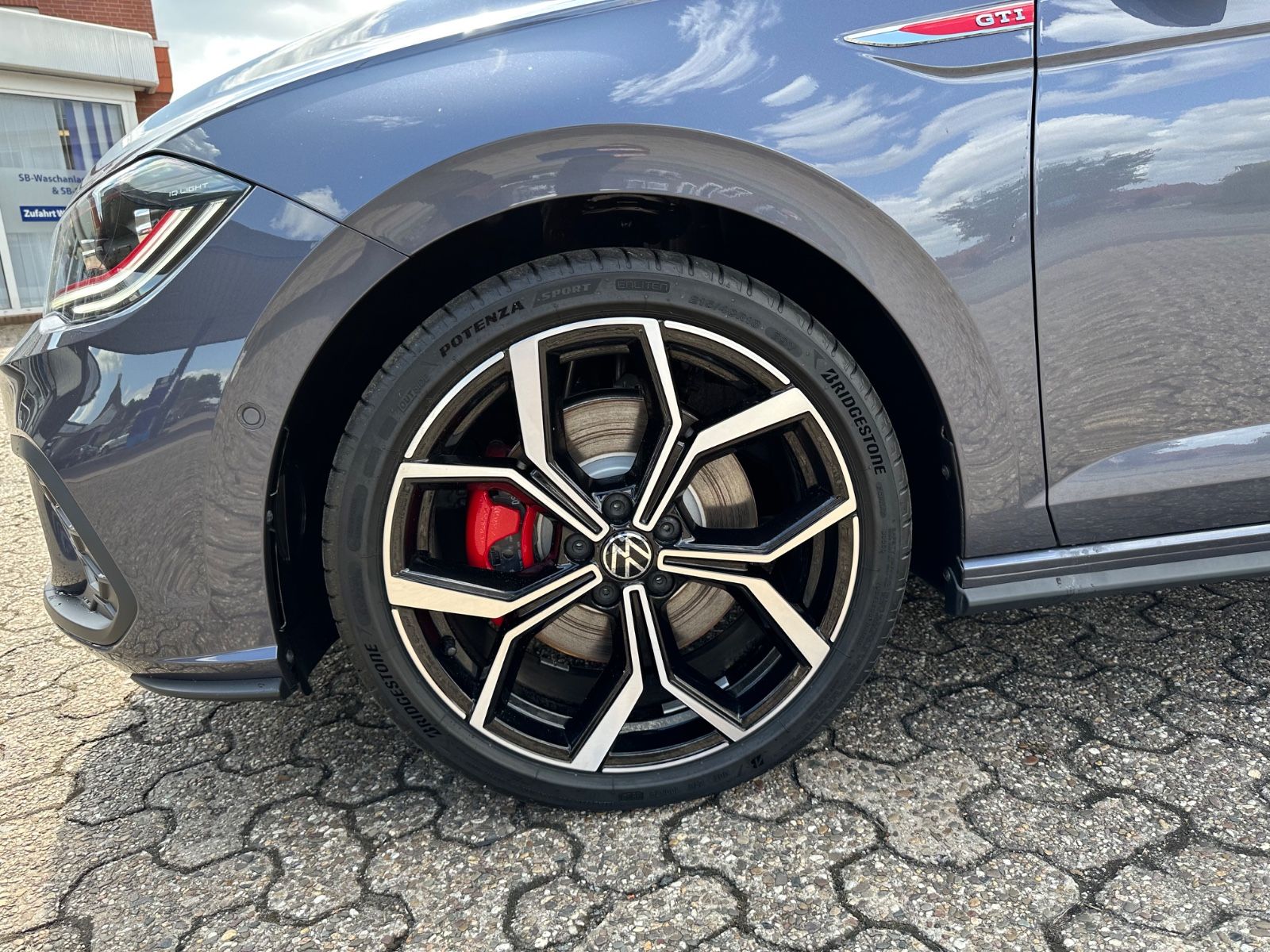 Fahrzeugabbildung Volkswagen Polo GTI 2.0 TSI DSG Navi/ACC/Matrix/IQ/SHZG/18"