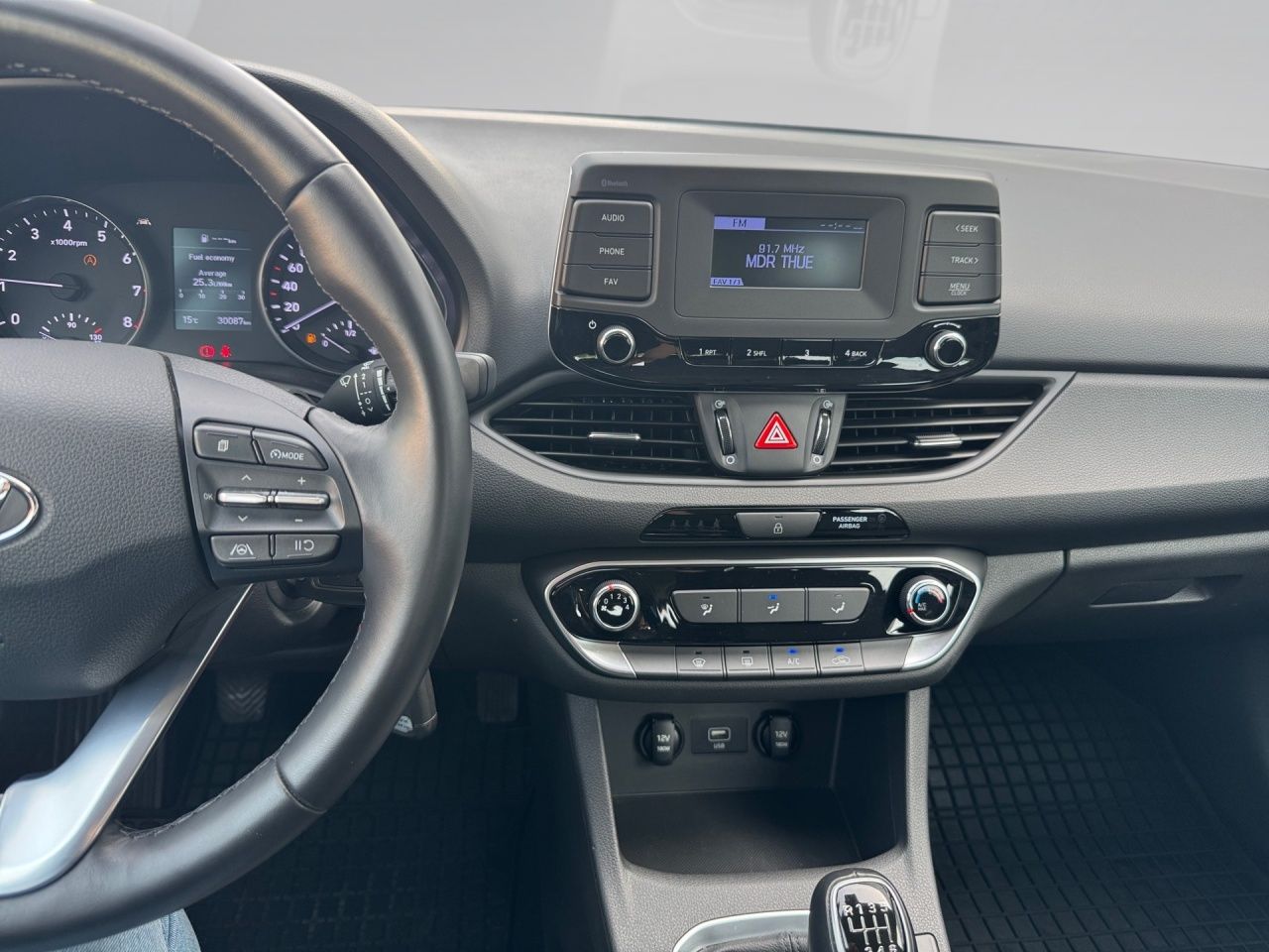Fahrzeugabbildung Hyundai i30 1.0 T-GDI TEMPOMAT*KLIMA*DAB*ZV*BT*USB*ARMLE