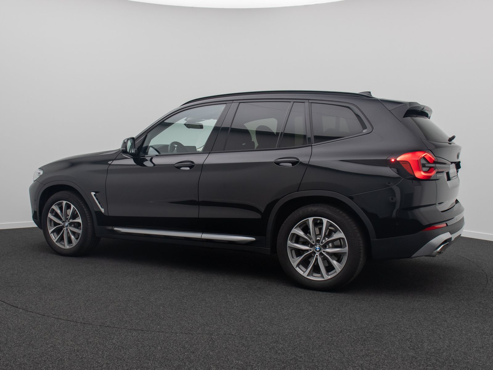 Fahrzeugabbildung BMW X3 xD20i 360°M Sport Leder DAB Sportsitz 19Zoll