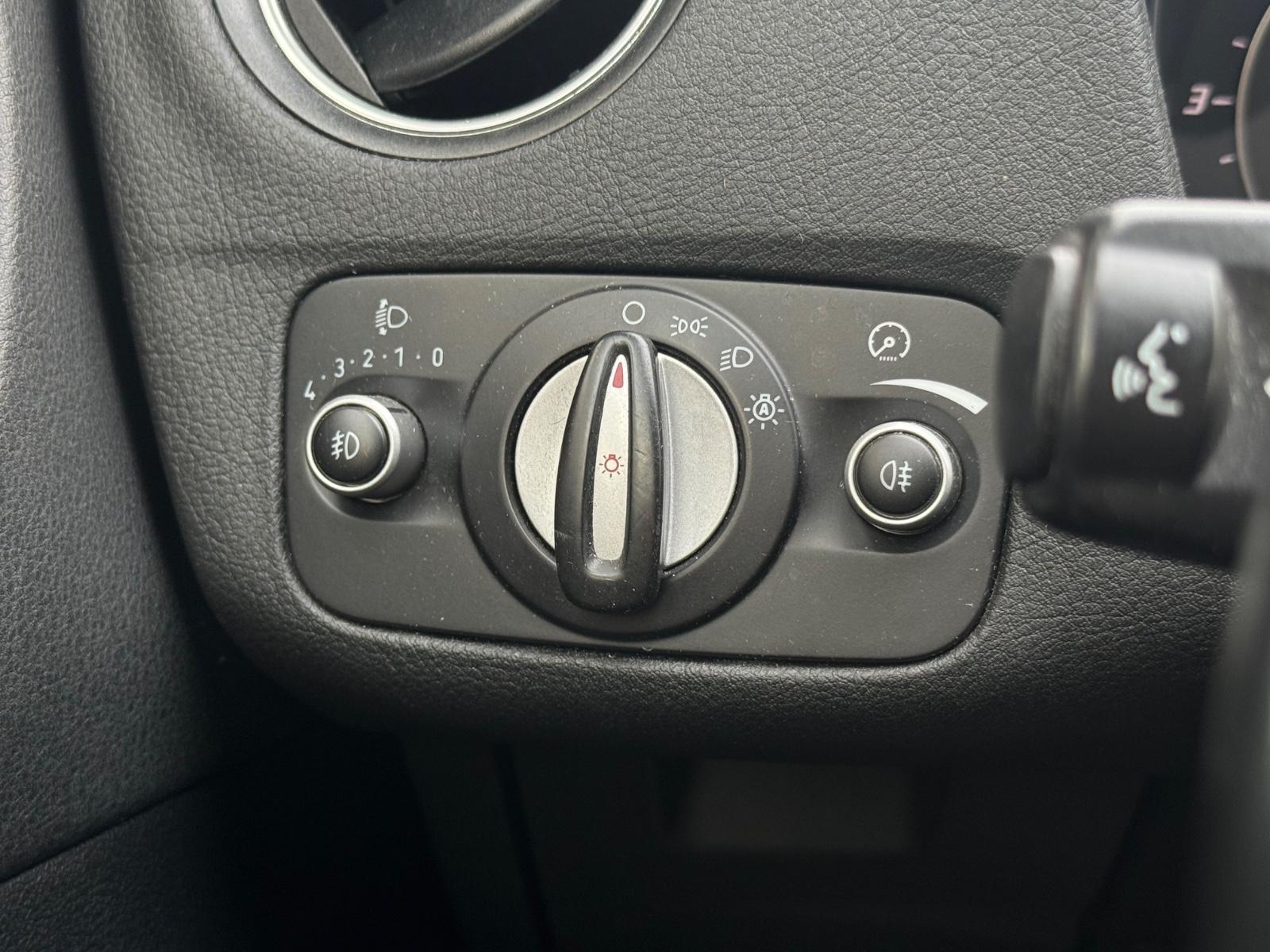 Ford Mondeo 2012 — photo 24