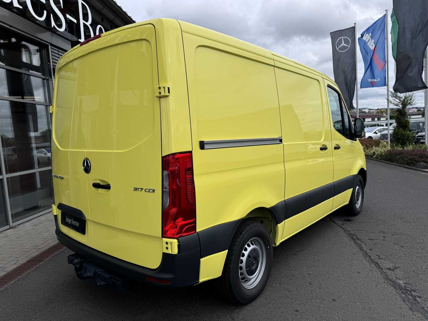 Fahrzeugabbildung Mercedes-Benz Sprinter 317 CDI Streckenbegleitfahrzeug BF3/BF4