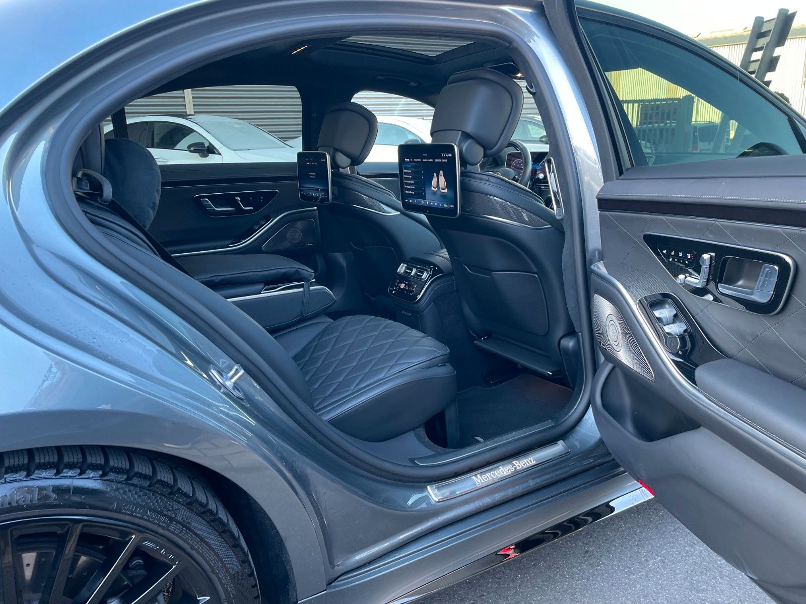 Fahrzeugabbildung Mercedes-Benz S 580 4M L VOLL+AMG+STH+Fond-Enter+Pano+AirM