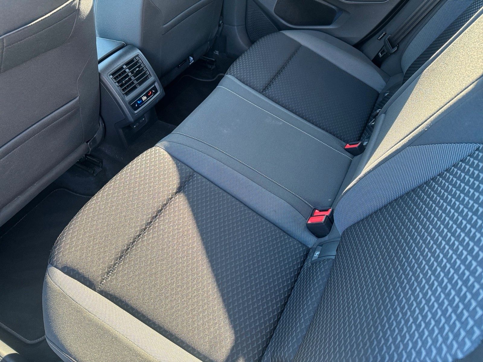 Fahrzeugabbildung Volkswagen Golf VIII Lim. Life ACTIVE 1.5 TSI