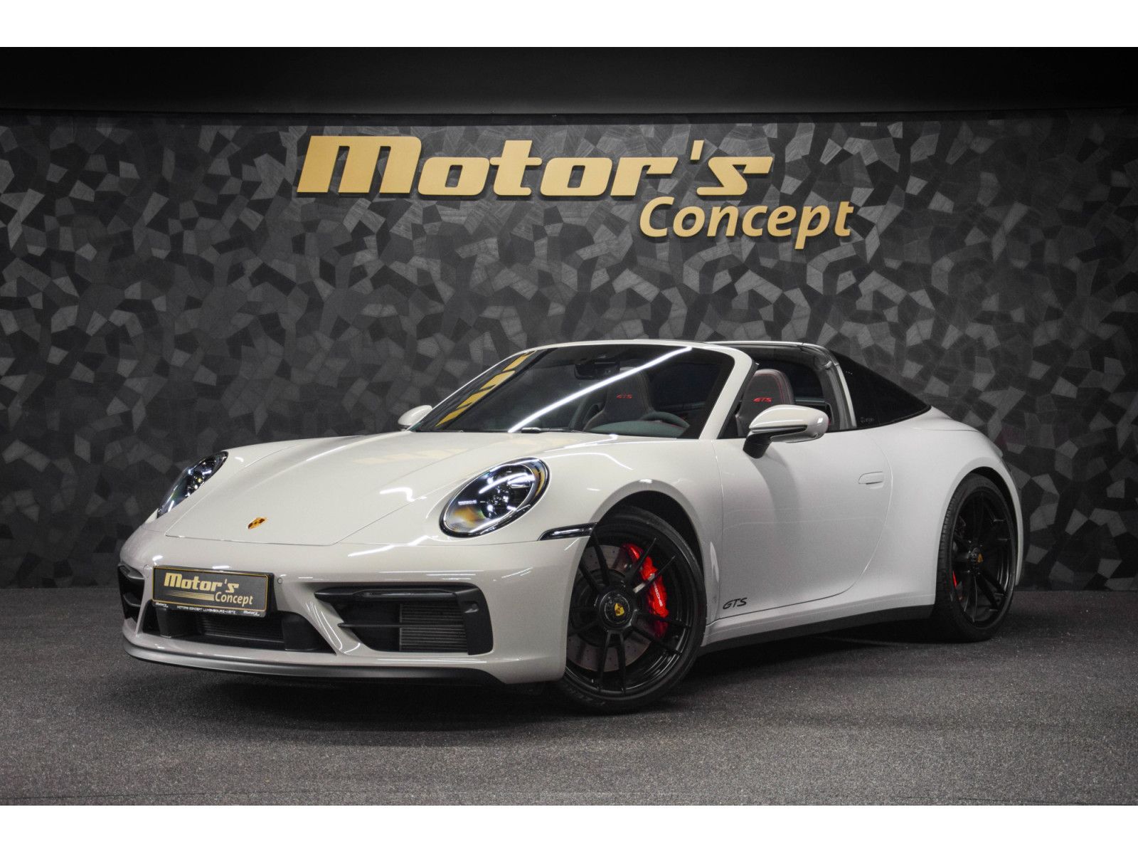 Porsche 992 992.1 Targa 4 GTS PDK / Gris Craie