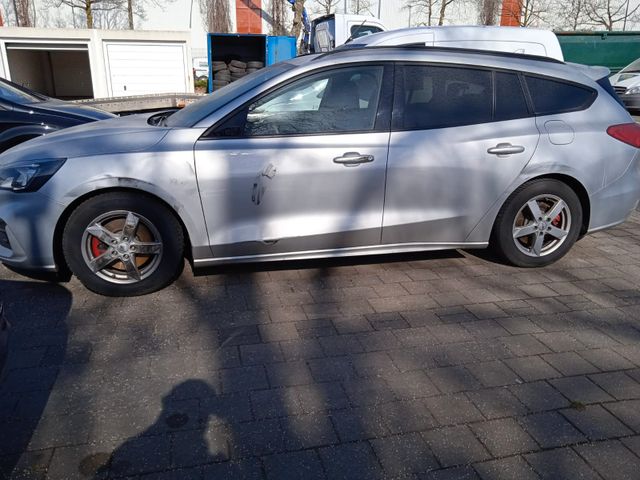 Ford Focus Turnier ST-Line X *19%*