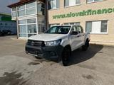 Toyota Hilux 2.4 diesel 4X4 Double Cab vin 615 - Toyota Hilux: 4x2