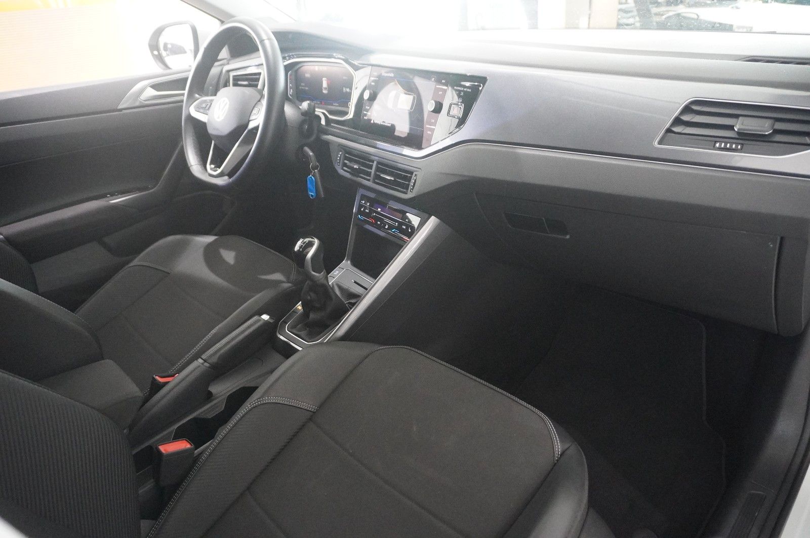 Fahrzeugabbildung Volkswagen Taigo 1.0 TSI STYLE NAVI/IQ-LIGHT/VIRT./SH/DAB+