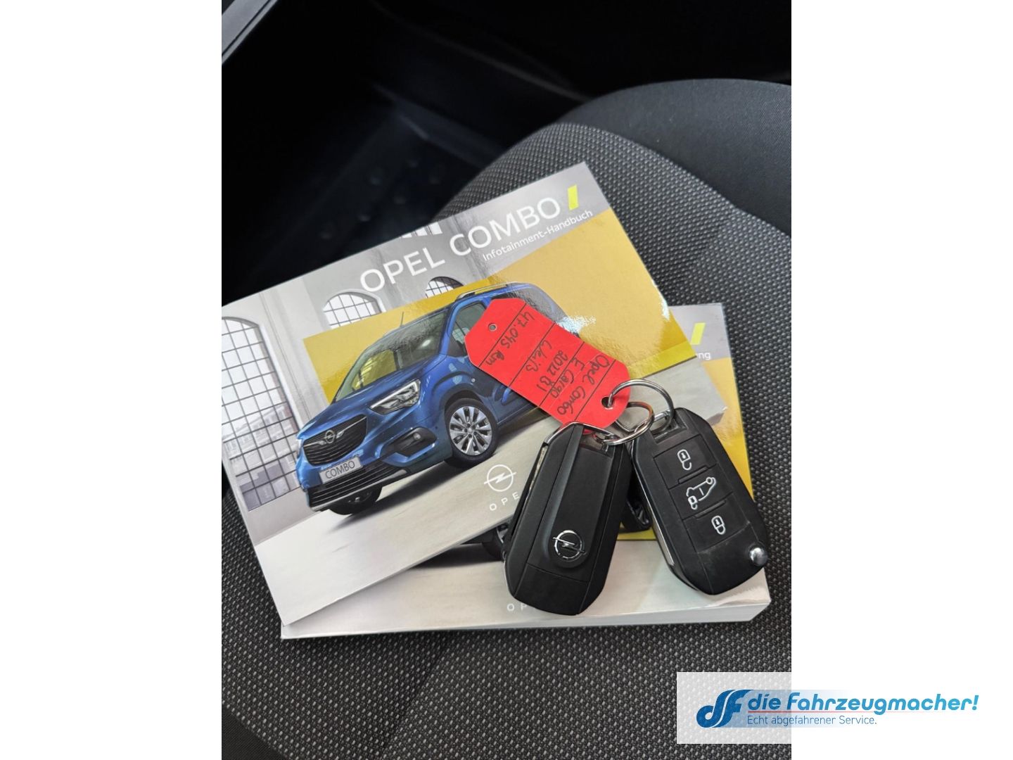 Fahrzeugabbildung Opel Combo E Cargo - e Edition XL Apple CarPlay Andro