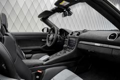 Boxster 718 RS Spyder BLACK/BLACK WEISSACH PACK