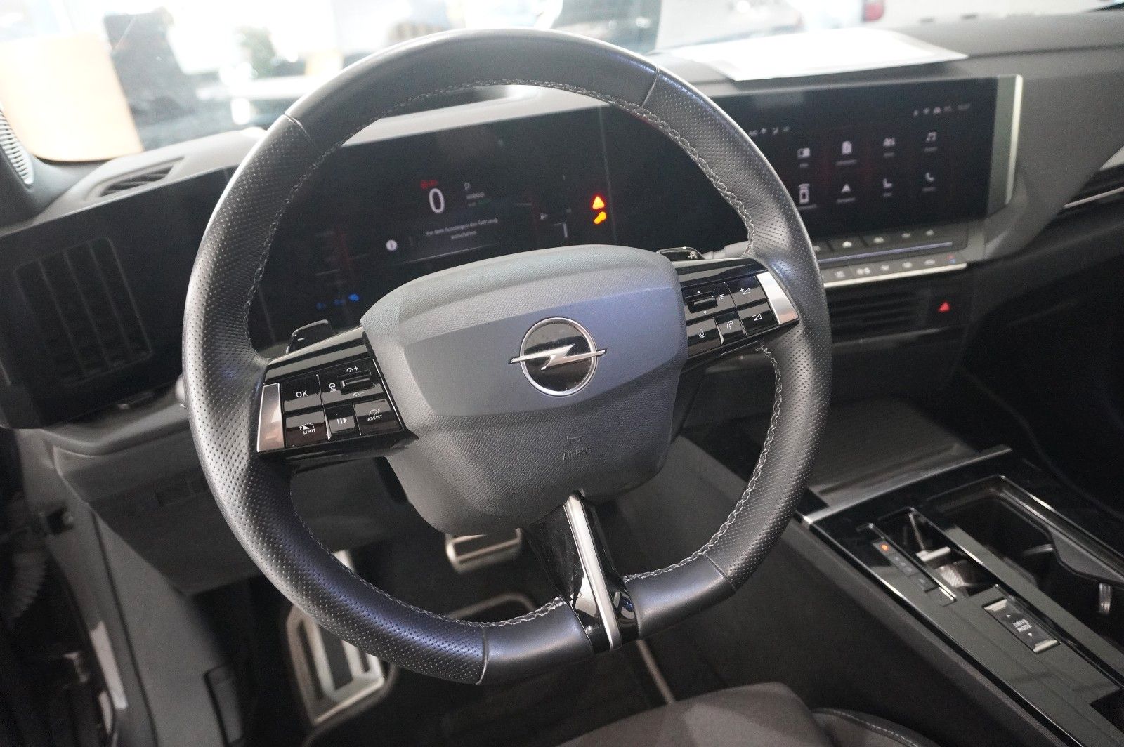 Fahrzeugabbildung Opel Astra L Lim. 1.6 HYBRID ULTIMATE NAVI/360°/PANO.