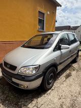 Opel Zafira 1.8 16V Elegance Elegance - Opel Zafira Elegance mit Benzin-Antrieb