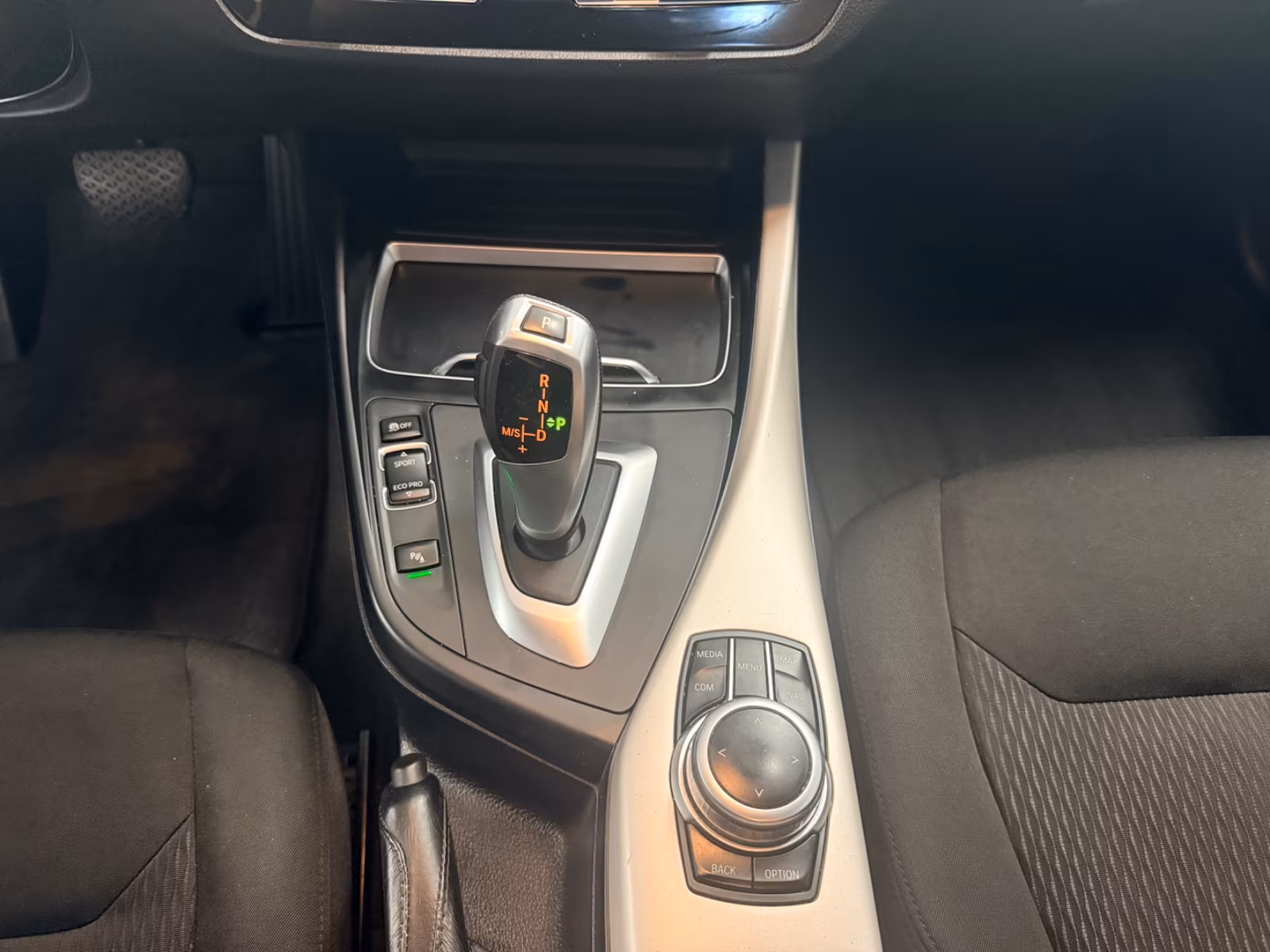BMW 118i Aut. 5-türig Navi Shz PDC Tempo Klimaaut.