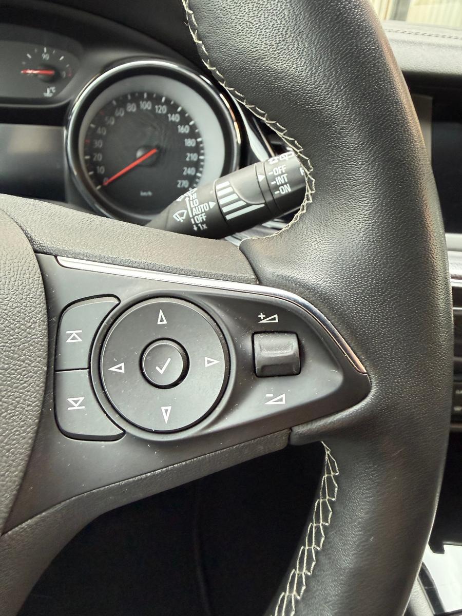 Opel Insignia B Sports Tourer*AHK*LED*SHZ*PDC*
