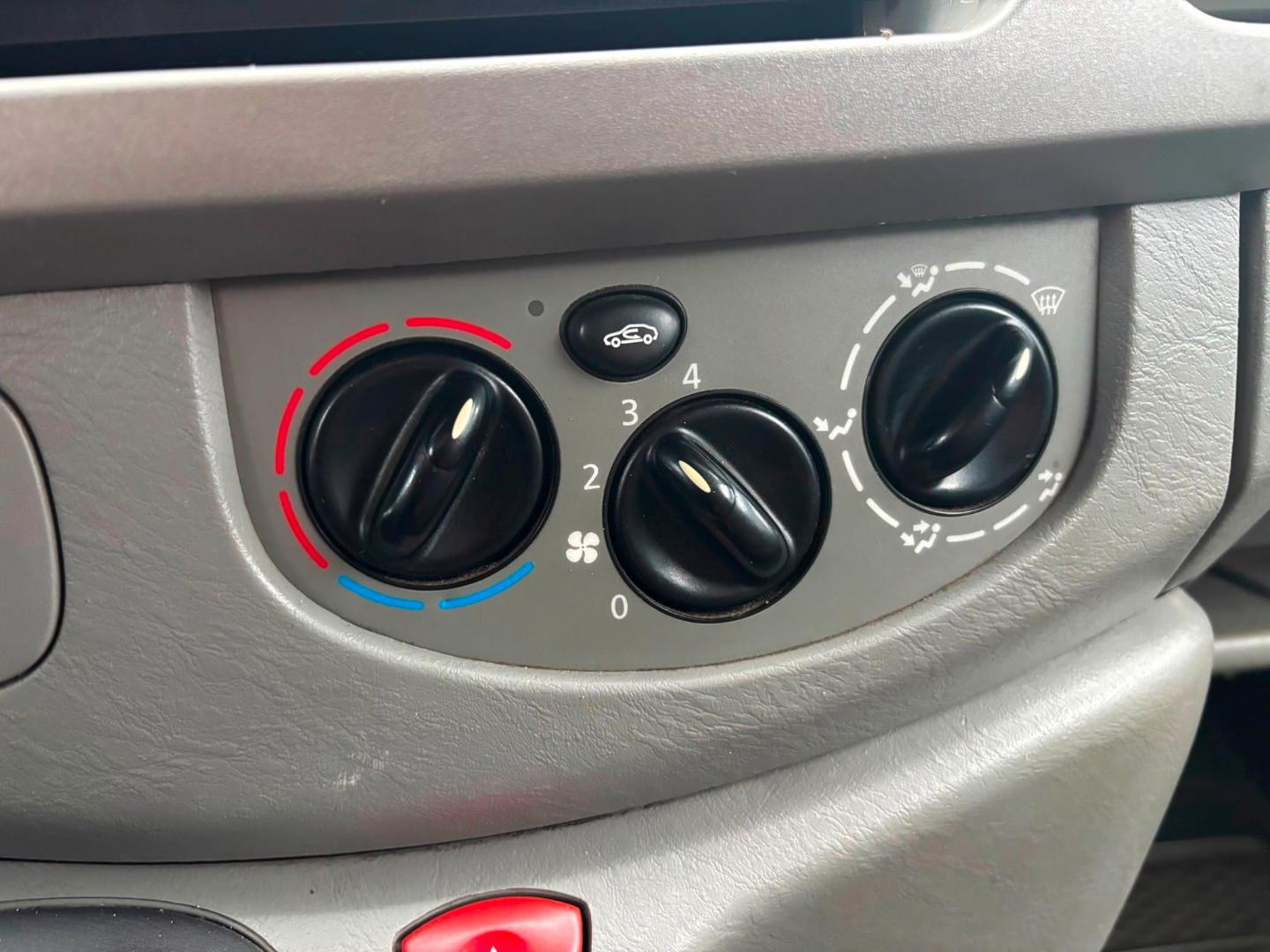 Renault Trafic 2008 — photo 11