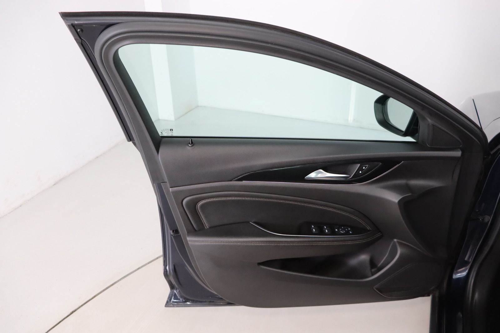 Fahrzeugabbildung Opel Insignia Grand Sport 4x4 * AHK