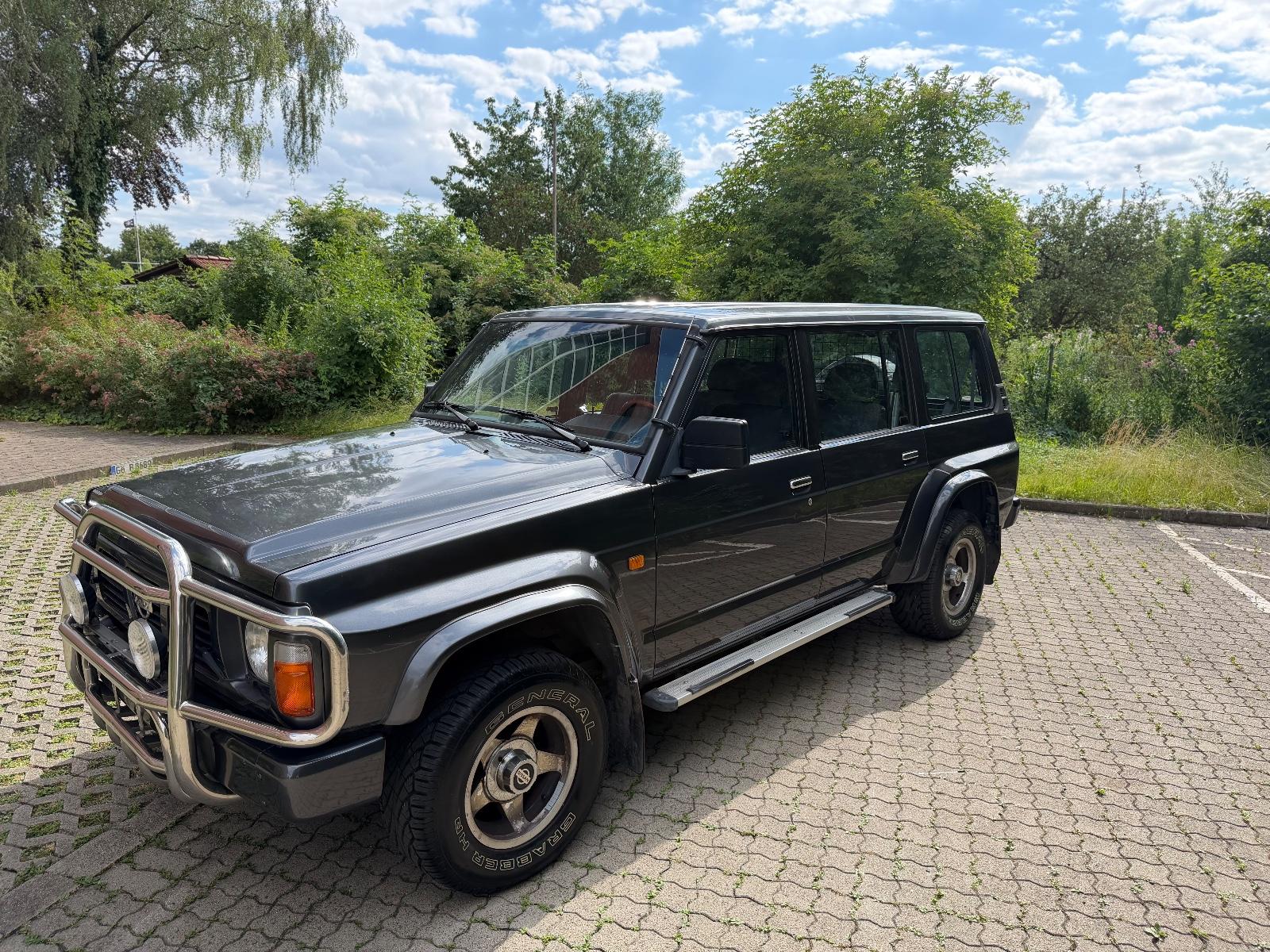 Nissan Patrol 2.8 TD Station | 116 ch | BVM | 7 places | Véhicule de collection | Attelage | Climatisation