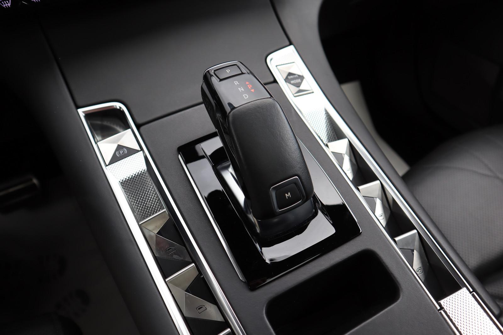 DS Automobiles DS7 SoChic*Rivolli*V-Leder*Massage*Night*Pano*1a