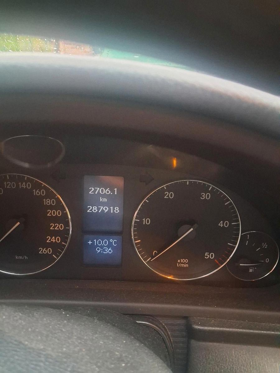 Mercedes-Benz C 220