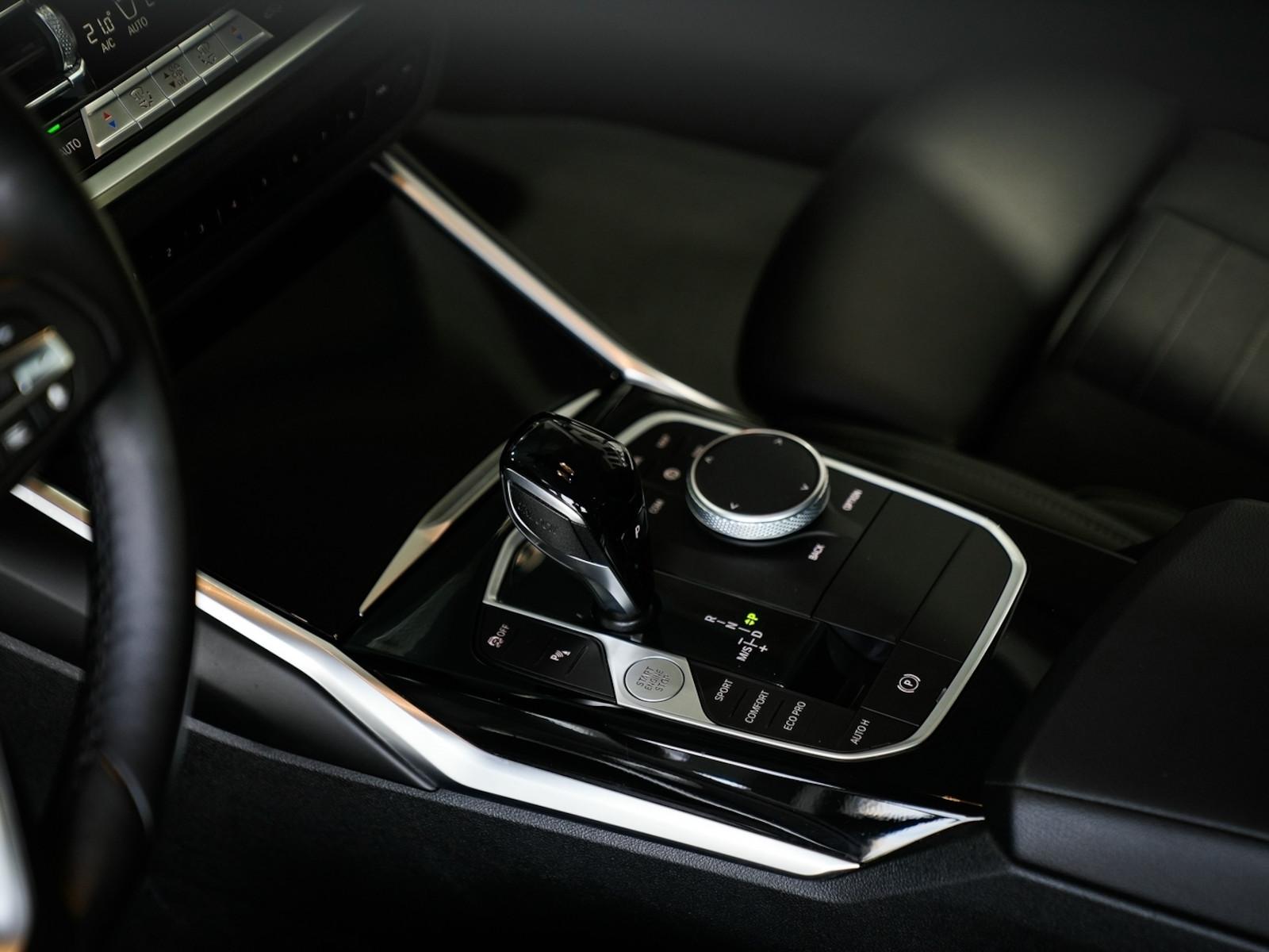 BMW 320d xDrive Touring Sport Line