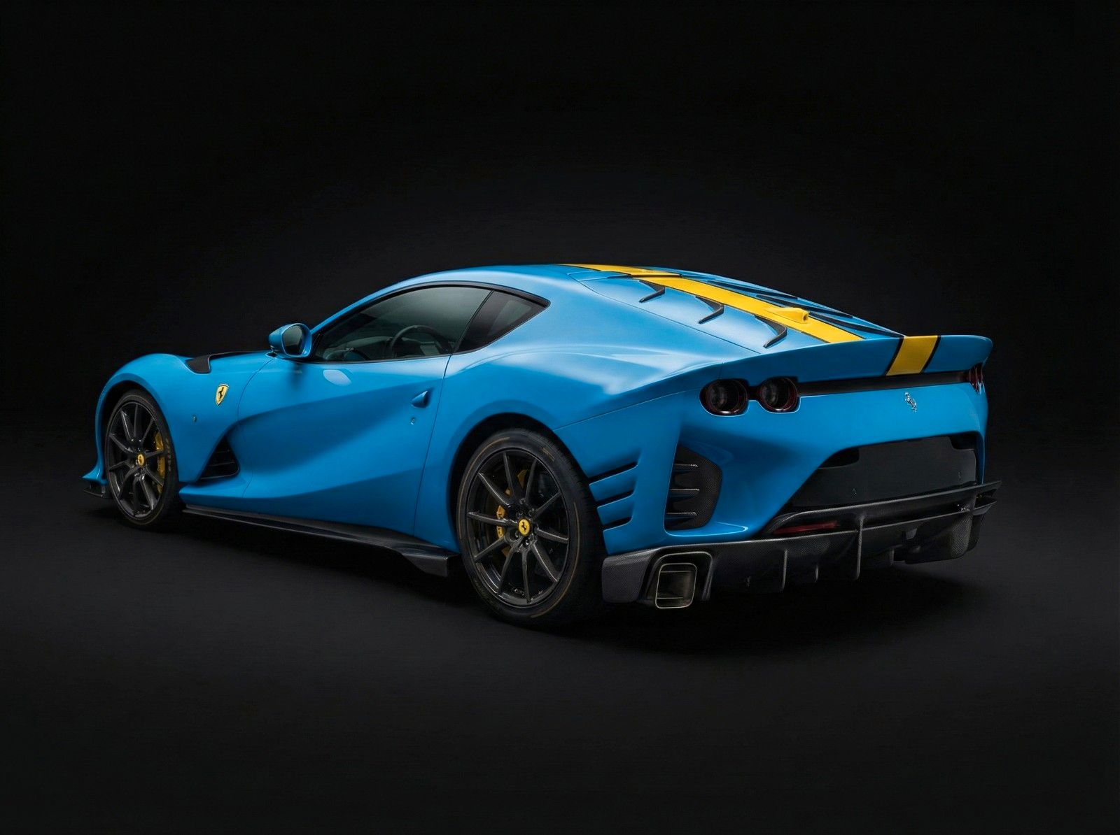 Fahrzeugabbildung Ferrari 812 Competizione | LIFT | Carbon Rims