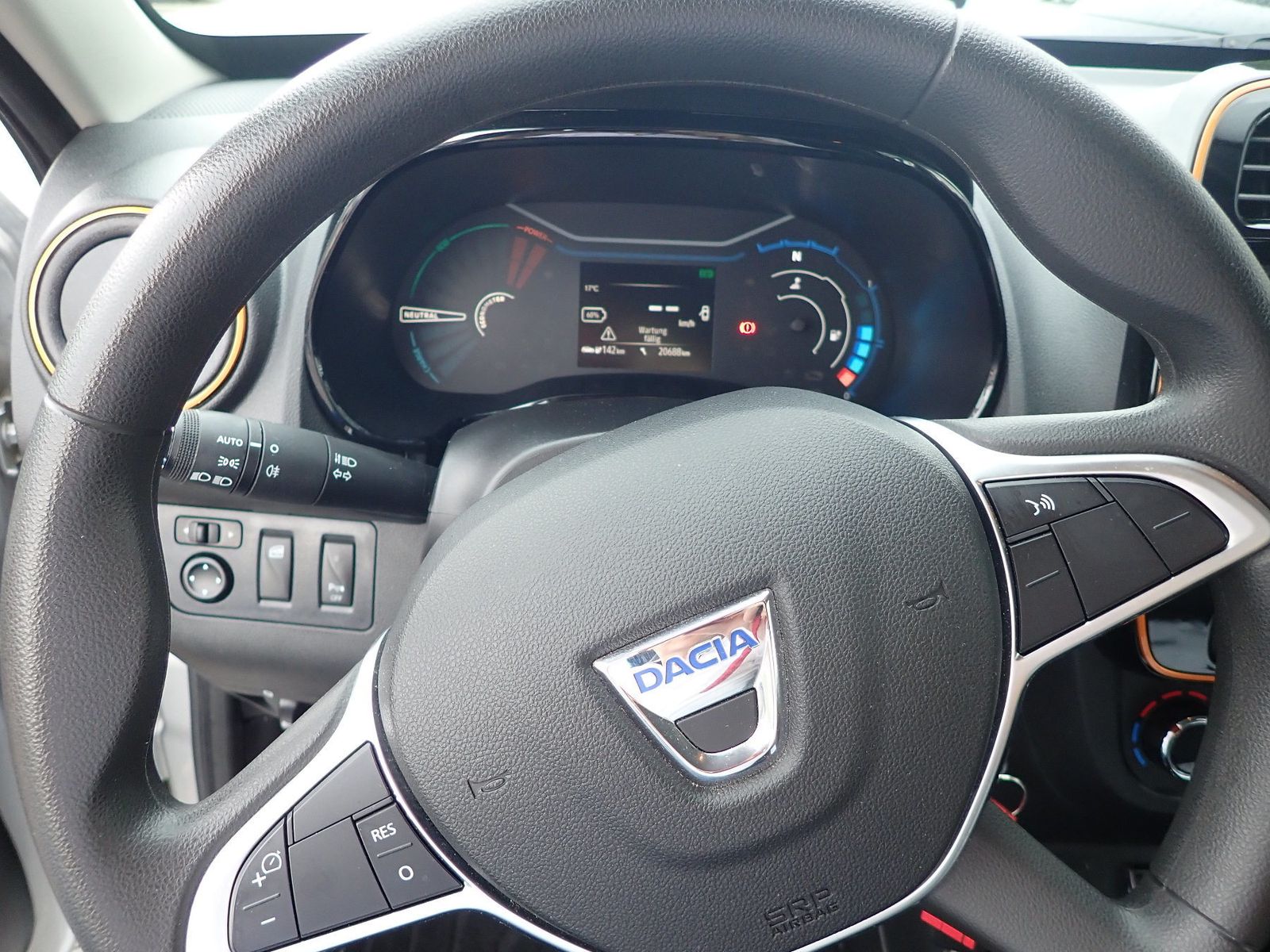 Fahrzeugabbildung Dacia Spring Electric Comfort Plus