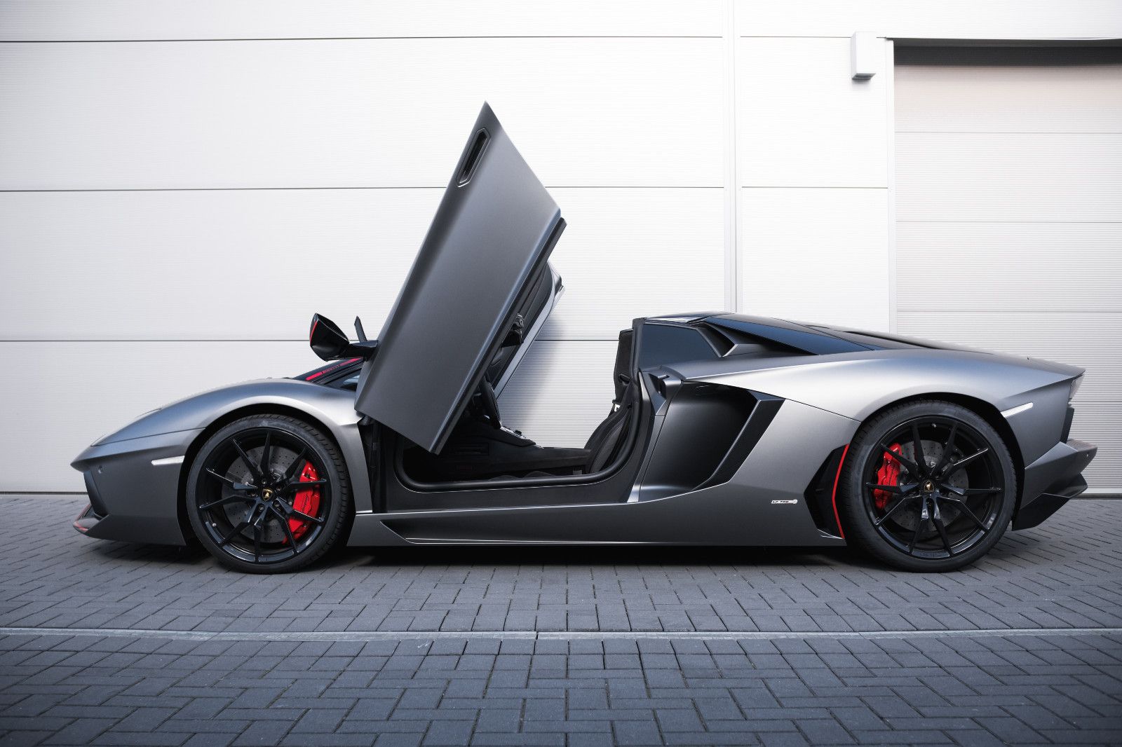 Fahrzeugabbildung Lamborghini LP 700-4 Roadster Pirelli Edition 1of100-Lift