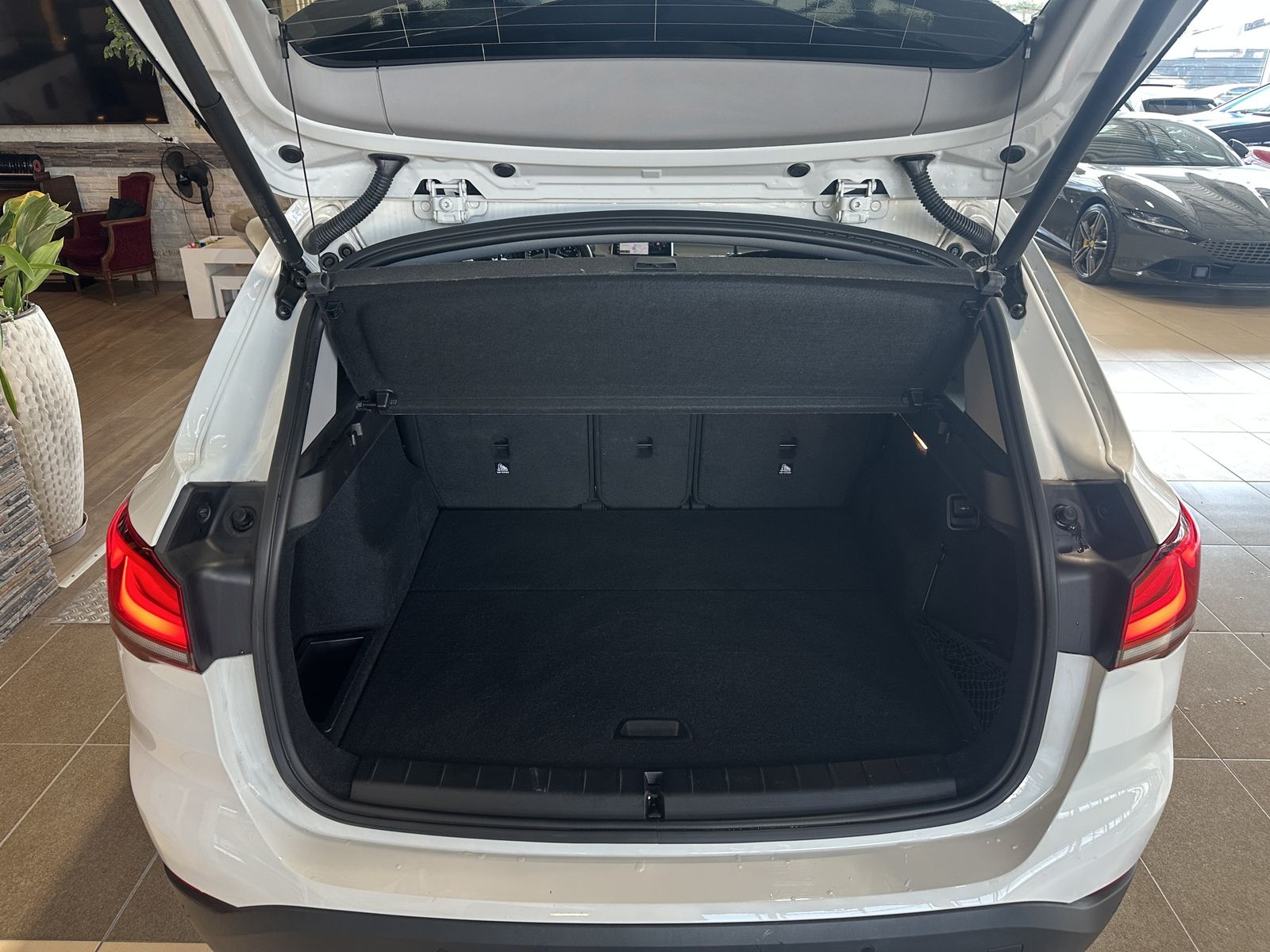 BMW X1 18d Advantage sDrive Navi R.Cam AHK LED SHZ foto 7