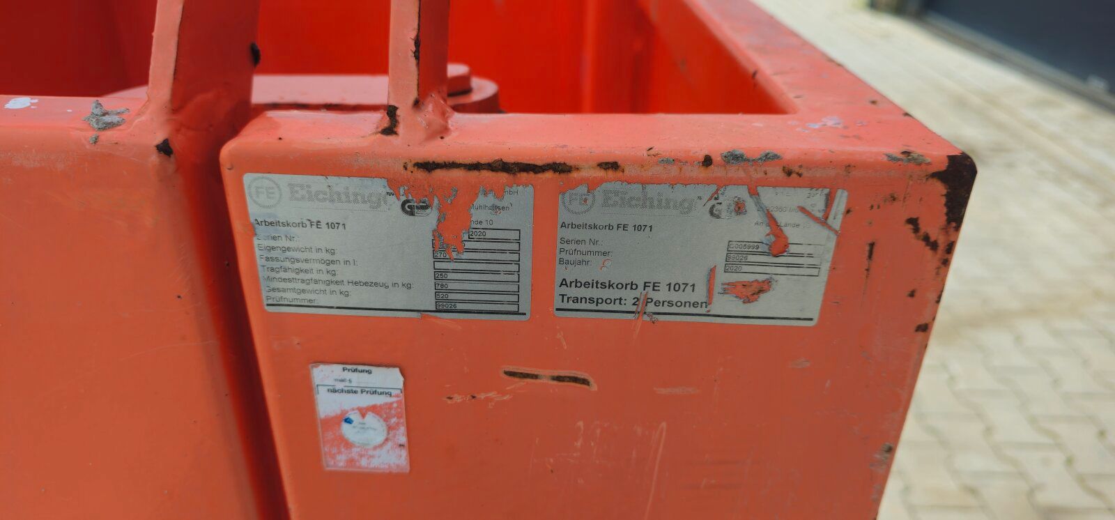 Fahrzeugabbildung Andere Eichinger FE1071 / Arbeitskorb Kran - Baukran