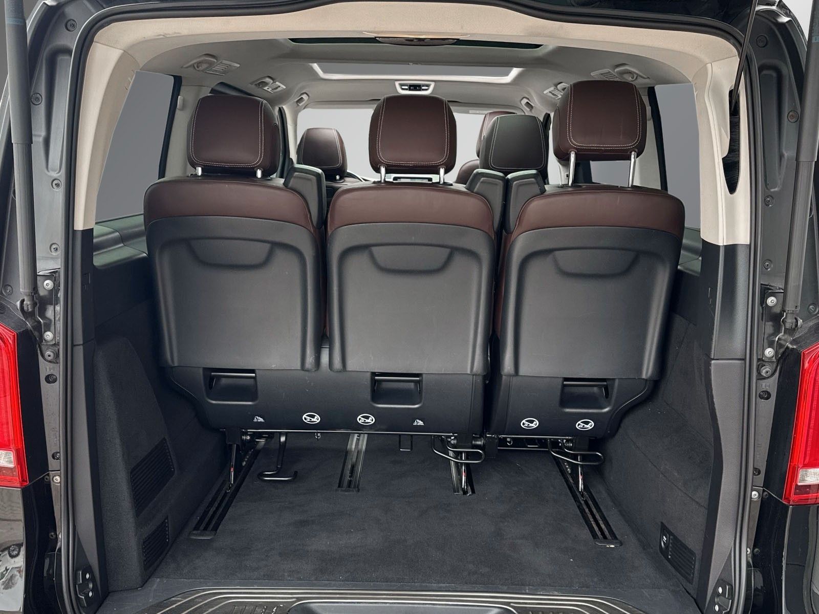 Fahrzeugabbildung Mercedes-Benz V 250 AMG-Line*StnHeiz*Pano*Leder*ACC*Burmaster*