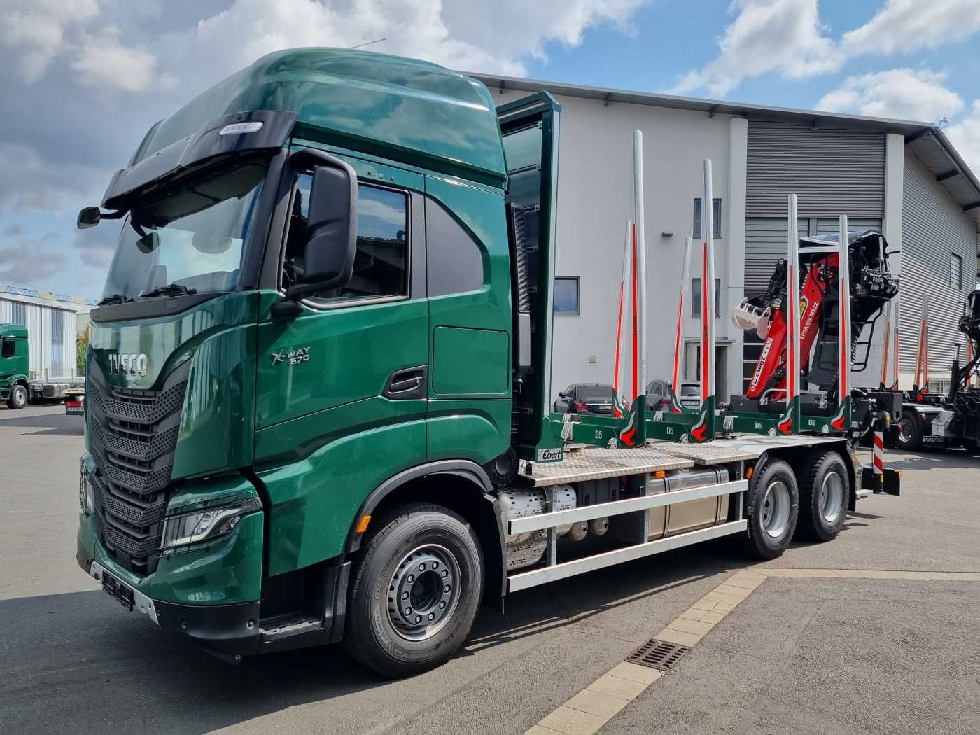Fahrzeugabbildung Iveco X-WAY AS300X57ZP ON+ 6x4 Palfinger Epsilon M12 Z