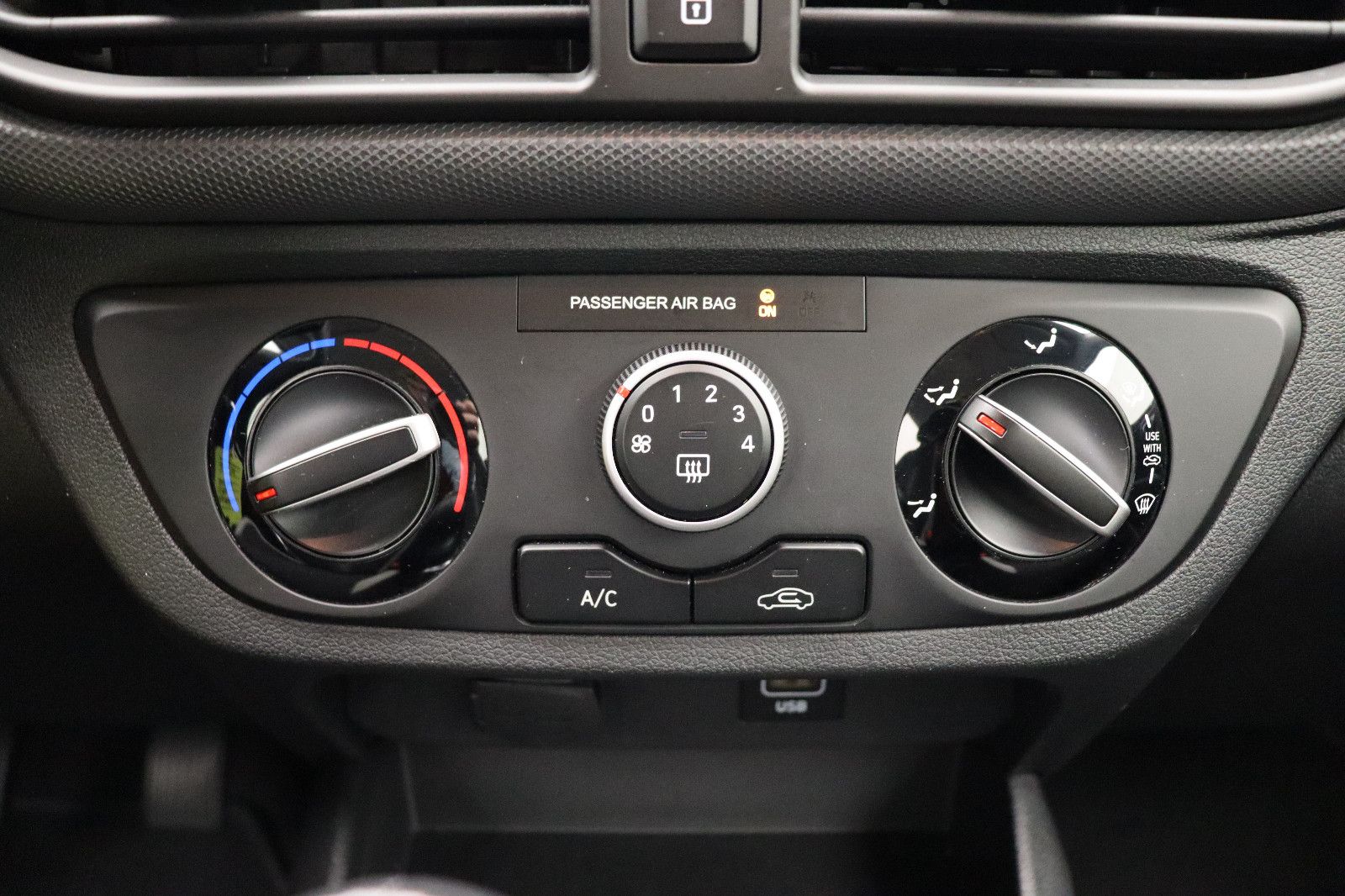 Fahrzeugabbildung Hyundai i10 Select SHZ LHZ LDA TEMPO