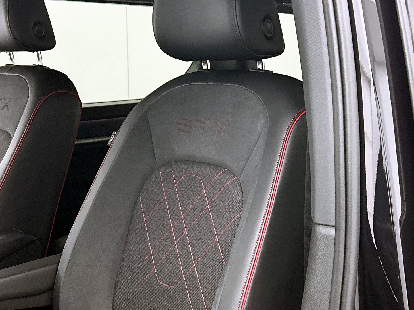 Volkswagen ID. Buzz GTX 4MOTION 86 kWh LWB 6p. Trekhaak, Me imagem 2